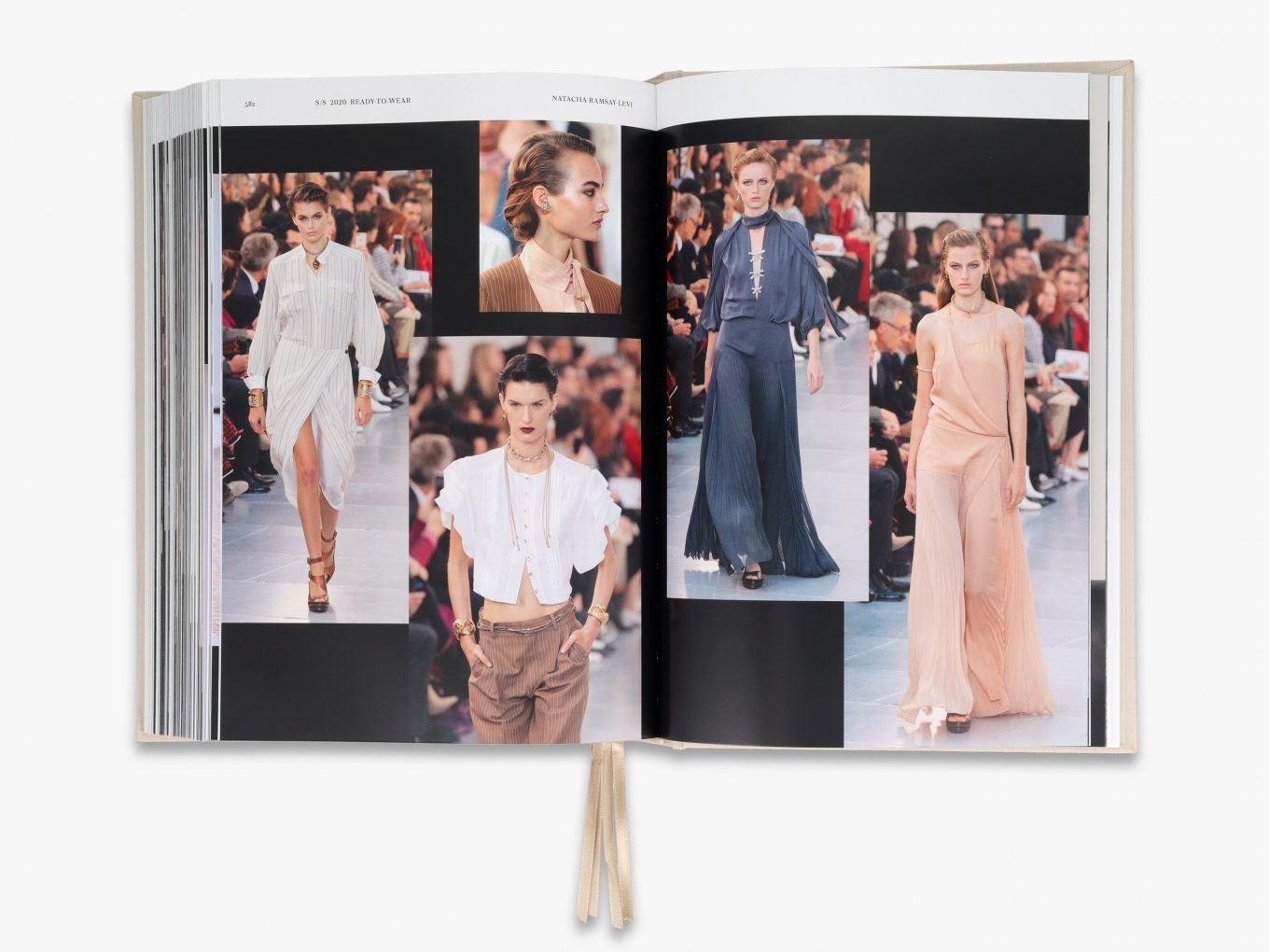 Thames&Hudson - Libro Louis Vuitton Catwalk • Natalia Celiento Store